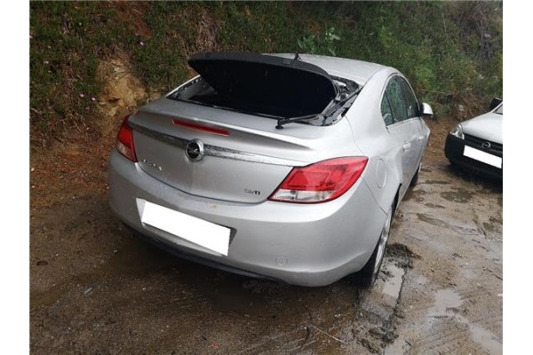 opel insignia berlina del año 2010