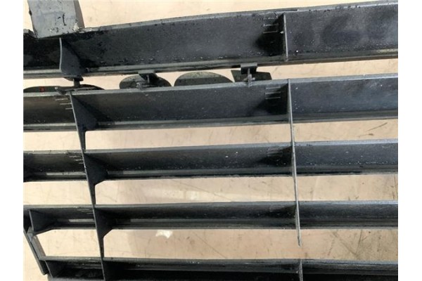 Recambio de rejilla paragolpes delantero para mercedes-benz vito furgón (638) 2.2 110 cdi  (638.094) referencia OEM IAM A6388800