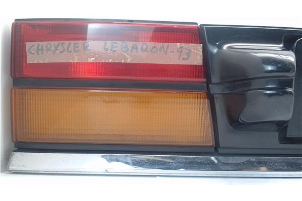 Recambio de piloto trasero central para chrysler le baron descapotable referencia OEM IAM 4321752  