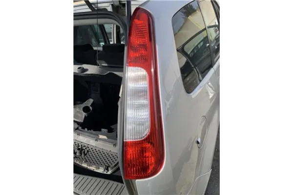 Recambio de piloto trasero derecho para ford focus c-max 2.0 tdci referencia OEM IAM 1347454  