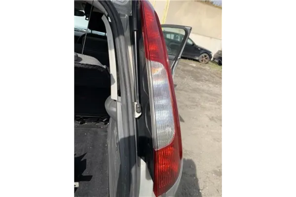 Recambio de piloto trasero derecho para ford focus c-max 2.0 tdci referencia OEM IAM 1347454  