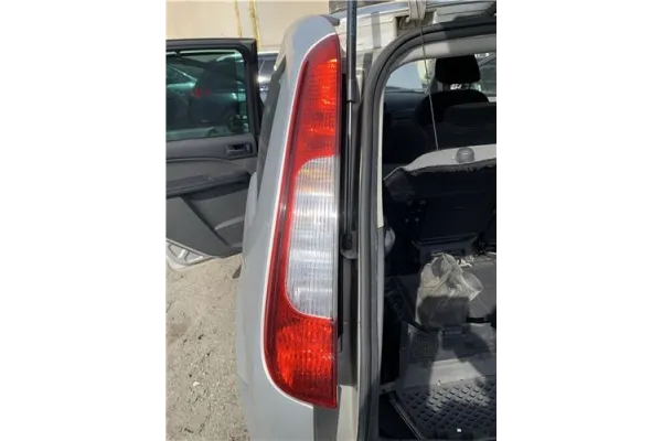 Recambio de piloto trasero izquierdo para ford focus c-max 2.0 tdci referencia OEM IAM 1347455 Recambio de piloto trasero izquierdo para ford focus c-max 2.0 tdci referencia OEM IAM 1347455