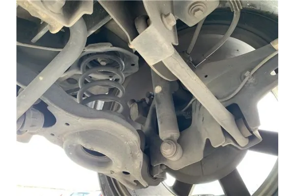 Recambio de puente trasero para ford focus c-max 2.0 tdci referencia OEM IAM 1758060  