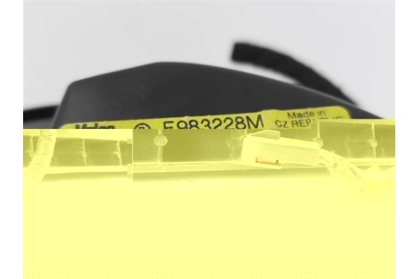 Recambio de piloto trasero central para chrysler le baron descapotable referencia OEM IAM 4321752  