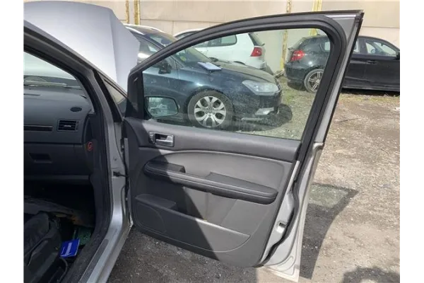 Recambio de puerta delantero derecha para ford focus c-max 2.0 tdci referencia OEM IAM 1678023  