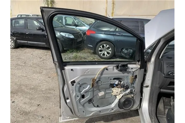 Recambio de puerta delantero izquierda para ford focus c-max 2.0 tdci referencia OEM IAM 1678024 FR01600420A 