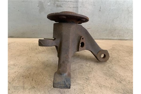 Recambio de mangueta delantero derecha para mercedes-benz vito furgón (638) 2.2 110 cdi  (638.094) referencia OEM IAM A638330033