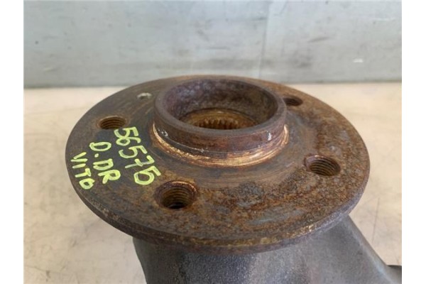 Recambio de mangueta delantero derecha para mercedes-benz vito furgón (638) 2.2 110 cdi  (638.094) referencia OEM IAM A638330033