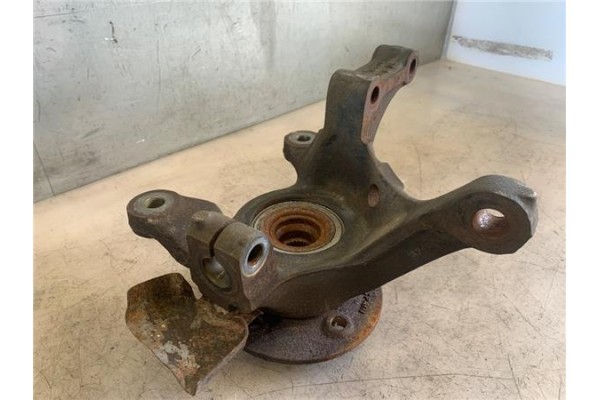 Recambio de mangueta delantero derecha para mercedes-benz vito furgón (638) 2.2 110 cdi  (638.094) referencia OEM IAM A638330033