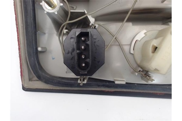 Recambio de piloto porton trasero izquierdo para bmw serie 5 berlina (e34) 2.0 520i (110kw) referencia OEM IAM   