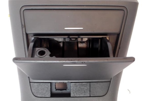 Recambio de embellecedor consola central para volkswagen golf v plus (5m1) 1.9 tdi referencia OEM IAM 5M1857307  