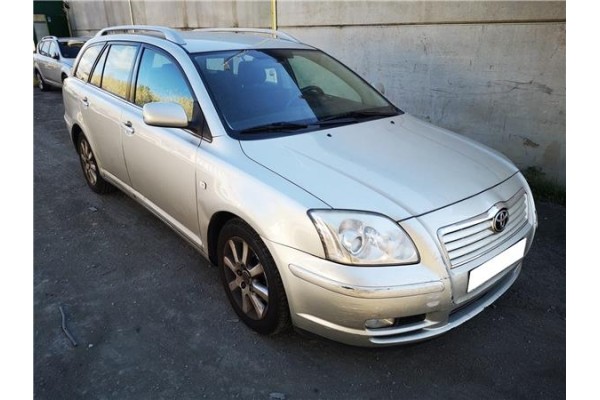 toyota avensis familiar t25 del año 2005