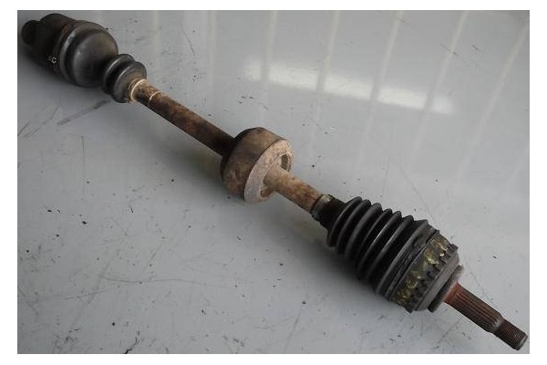 Recambio de palier delantero derecho para renault clio iii 1.5 dci referencia OEM IAM   
