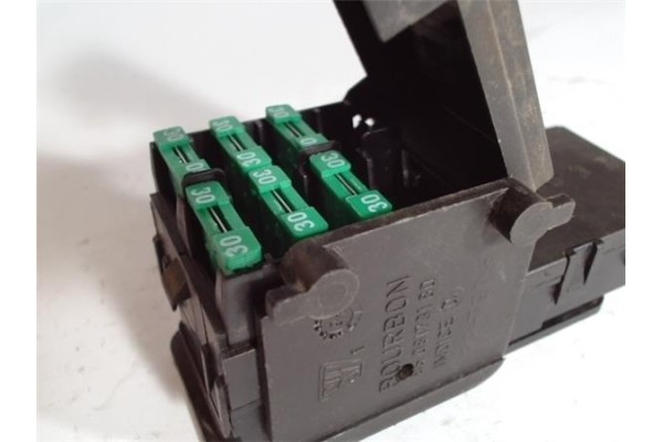 Recambio de caja reles para citroen xm berlina 3.0 v6 exclusive referencia OEM IAM 9608173180  