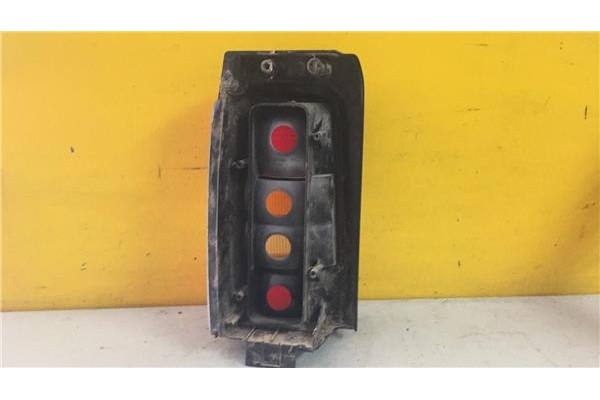 Recambio de piloto trasero derecho para chrysler voyager es 2.5 referencia OEM IAM 004883  