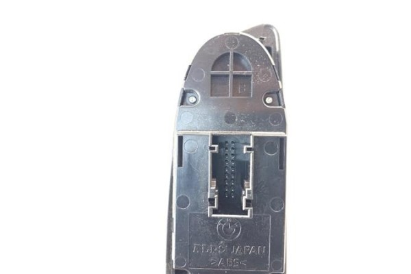 Recambio de mando elevalunas delantero izquierdo para bmw serie 1 berlina (e81/e87) 2.0 118d referencia OEM IAM 913206601 513371