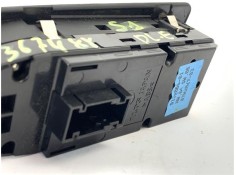 Recambio de mando elevalunas delantero izquierdo para bmw serie 1 berlina (e81/e87) 2.0 118d referencia OEM IAM 913206601 513371