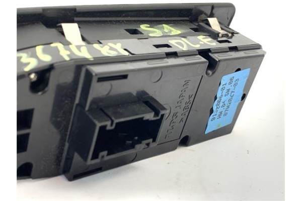 Recambio de mando elevalunas delantero izquierdo para bmw serie 1 berlina (e81/e87) 2.0 118d referencia OEM IAM 913206601 513371