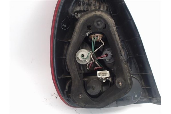 Recambio de piloto trasero derecho para toyota corolla (e11) referencia OEM IAM   