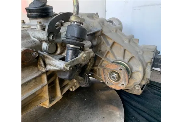Recambio de caja cambios manual 4x4 para nissan terrano ii (r20) 2.7 td 4wd referencia OEM IAM 3213135G41  