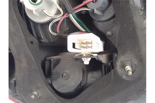 Recambio de piloto trasero derecho para toyota corolla (e11) referencia OEM IAM   