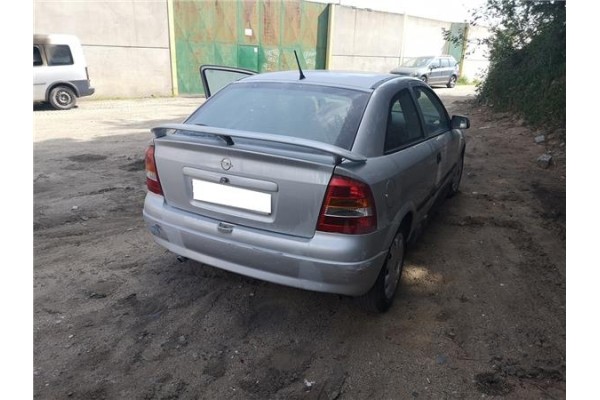 opel astra g berlina del año 2001