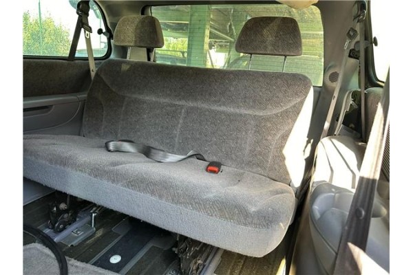 Recambio de asientos tercera fila para chrysler voyager (rg) 2.5 crd referencia OEM IAM XE421D5AA  