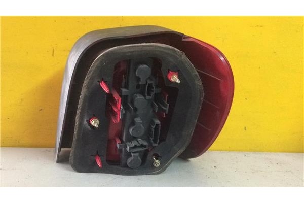 Recambio de piloto trasero izquierdo para volkswagen polo iii berlina (6n2) 1.4 trendline referencia OEM IAM E139438  