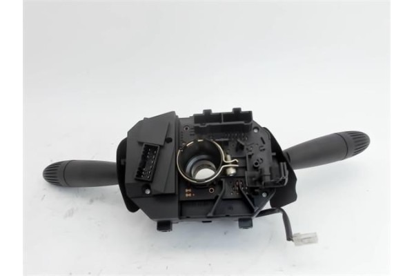 Recambio de mando intermitencia para fiat ii punto (188) berlina 1.2 60 (188.030, .050, .130, .150, .230, .250) referencia OEM I Recambio de mando intermitencia para fiat ii punto (188) berlina 1.2 60 (188.030, .050, .130, .150, .230, .250) referencia OEM I