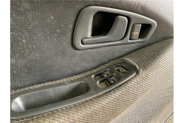 Recambio de puerta delantero izquierda para honda civic iv (eg, eh) referencia OEM IAM 67050SR3A00ZZ  