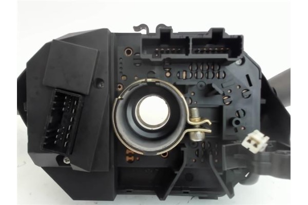 Recambio de mando intermitencia para fiat ii punto (188) berlina 1.2 60 (188.030, .050, .130, .150, .230, .250) referencia OEM I Recambio de mando intermitencia para fiat ii punto (188) berlina 1.2 60 (188.030, .050, .130, .150, .230, .250) referencia OEM I