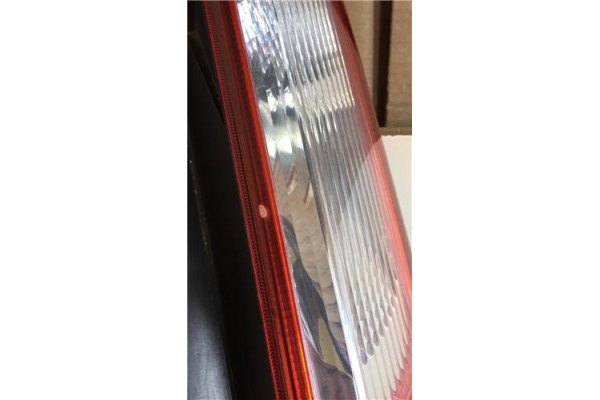 Recambio de piloto trasero derecho para ford focus berlina (cap) 1.6 ghia referencia OEM IAM 4M5113404A 03740D 