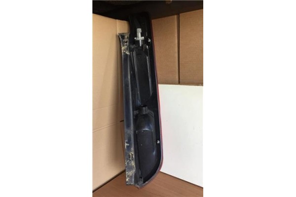 Recambio de piloto trasero izquierdo para ford focus berlina (cap) 1.6 ghia referencia OEM IAM 4M5113405A 03740D 