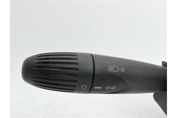 Recambio de mando intermitencia para fiat ii punto (188) berlina 1.2 60 (188.030, .050, .130, .150, .230, .250) referencia OEM I Recambio de mando intermitencia para fiat ii punto (188) berlina 1.2 60 (188.030, .050, .130, .150, .230, .250) referencia OEM I