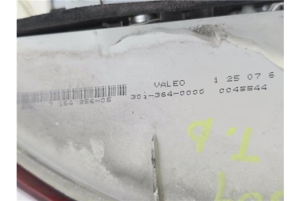 Recambio de piloto trasero derecho para bmw serie 1 berlina (e81/e87) 2.0 118d referencia OEM IAM 63210432622 716495605 