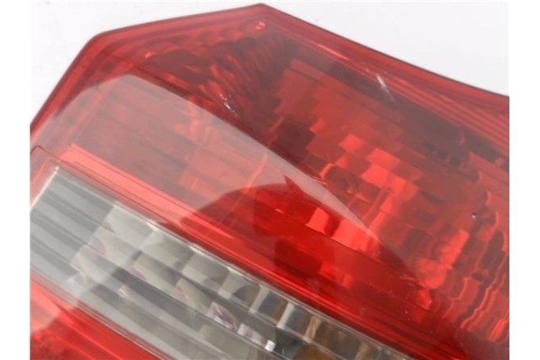 Recambio de piloto trasero derecho para bmw serie 1 berlina (e81/e87) 2.0 118d referencia OEM IAM 63210432622 716495605 