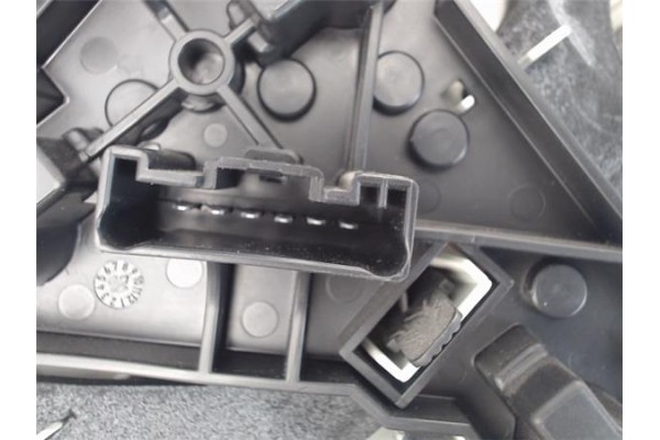 Recambio de piloto trasero izquierdo para bmw serie 1 berlina (e81/e87) referencia OEM IAM 692450113  