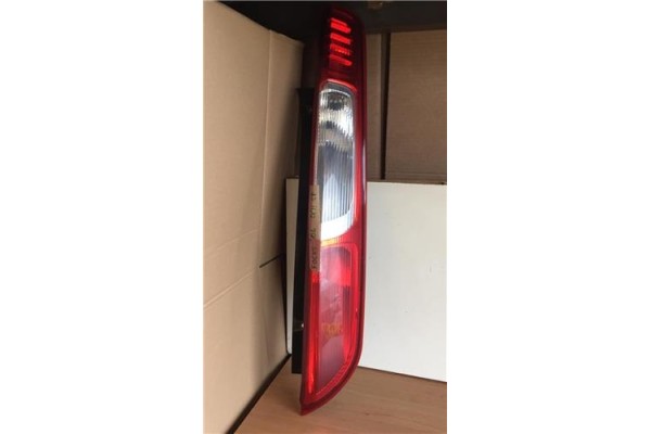 Recambio de piloto trasero derecho para ford focus berlina (cap) 1.6 ghia referencia OEM IAM 4M5113404A  