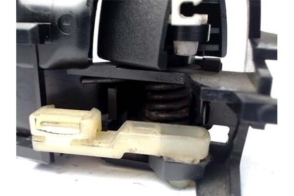 Recambio de manilla int. puerta delantero derecha para mitsubishi space wagon (n80/n90) 2.4 referencia OEM IAM MR432620  