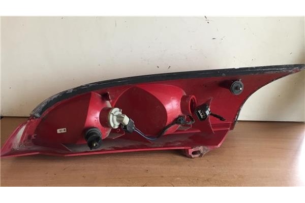 Recambio de piloto trasero derecho para ford focus berlina (cak) 1.6 trend referencia OEM IAM XS4113440A 0374D 