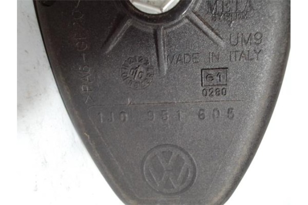 Recambio de bocina para skoda octavia berlina (1u2) 1.8 elegance referencia OEM IAM 1J0951605  