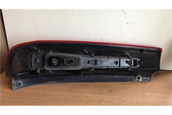 Recambio de piloto trasero derecho para ford fiesta (cbk) 1.3 ghia referencia OEM IAM 2S5113A602A 2S5113A602B 