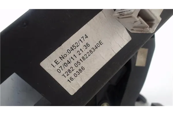 Recambio de juego pedales completo para fiat doblo cargo caja/chasis (263) 1.3 d multijet referencia OEM IAM 0518228340E  
