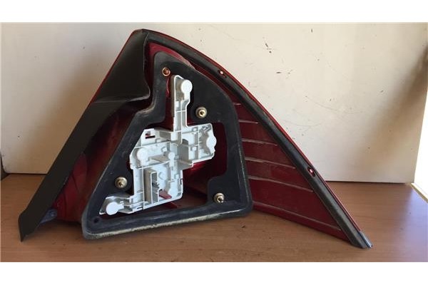 Recambio de piloto trasero izquierdo para ford mondeo berlina (ge) 2.0 ghia (06.2003) (d) referencia OEM IAM 1S7113405A 3S711340