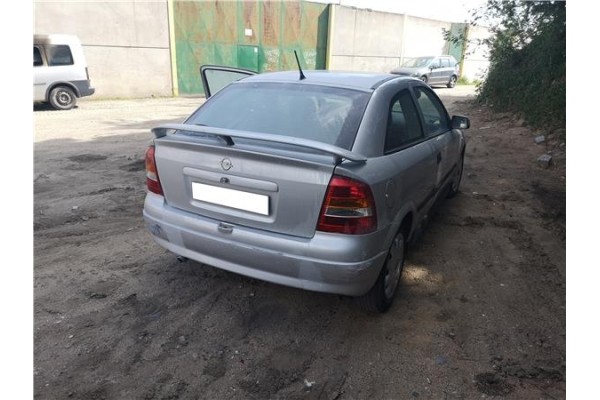 opel astra g berlina del año 2001