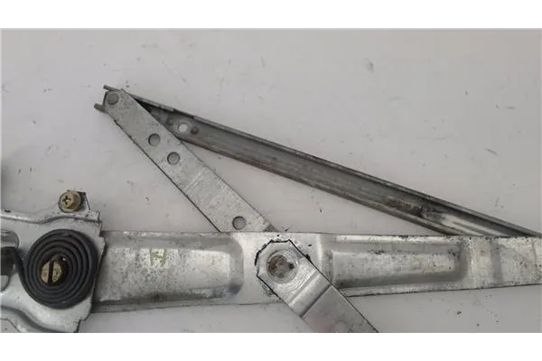 Recambio de elevalunas manual delantero izquierdo para nissan cabstar casbtar e referencia OEM IAM 367531  