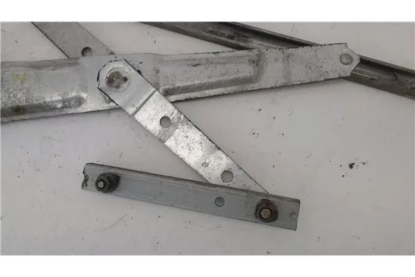 Recambio de elevalunas manual delantero izquierdo para nissan cabstar casbtar e referencia OEM IAM 367531  