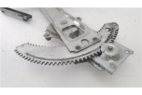 Recambio de elevalunas manual delantero izquierdo para nissan cabstar casbtar e referencia OEM IAM 367531  