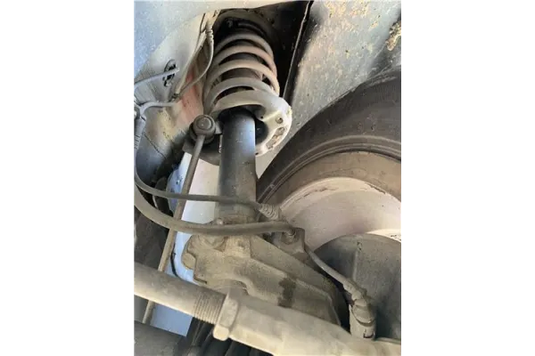 Recambio de amortiguador delantero derecho para volkswagen golf v (1k1) 1.9 tdi referencia OEM IAM JZW413031 1K0411105DA Recambio de amortiguador delantero derecho para volkswagen golf v (1k1) 1.9 tdi referencia OEM IAM JZW413031 1K0411105DA