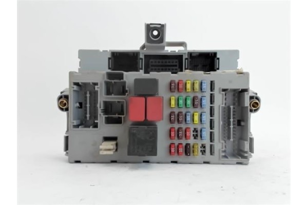 Recambio de caja fusibles/rele para fiat i doblo (119) 1.9 jtd referencia OEM IAM 406626 501209910000 